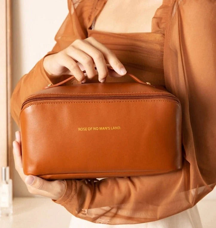 Essential MAKEUP BAG - (Buy 1 Get 1 Free) 😍.f