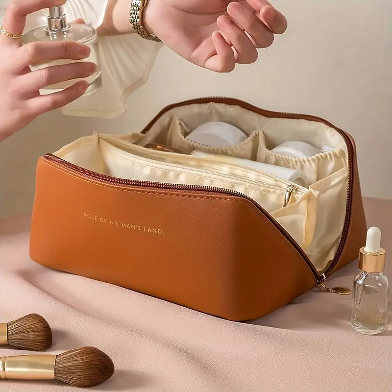 Essential MAKEUP BAG - (Buy 1 Get 1 Free) 😍.f
