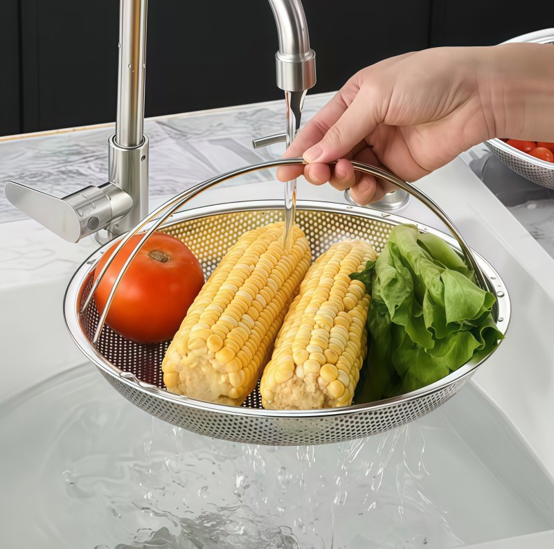 Multi-Purpose Stainless Steel Steaming & Draining Mesh Basket: f